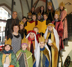 Sternsinger segnen die Türen des Rathauses Sternsinger segnen die Türen des Rathauses