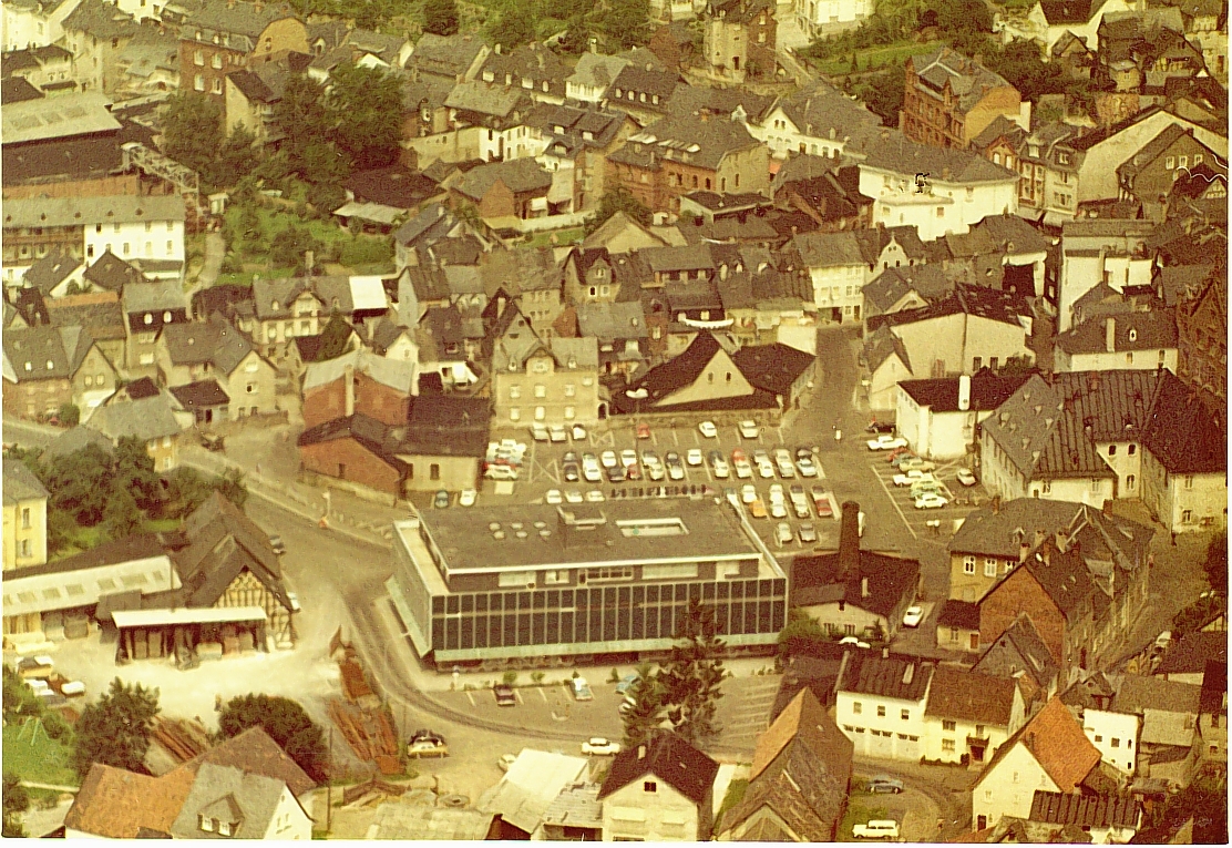 1a) Luftbildaufnahme Montabaur