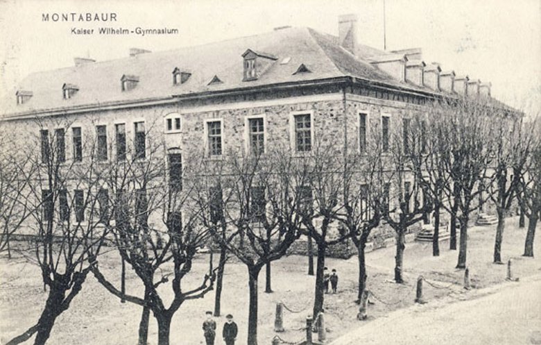 Das alte Kaiser-Wilhelms-Gymnasium zu Montabaur auf einem Foto aus der Zeit um 1905 (Fundstelle Foto: Sammlung Lorenz/Schwind)
