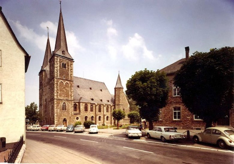 Katholische Kirche St. Peter in Ketten, alte Frontansicht