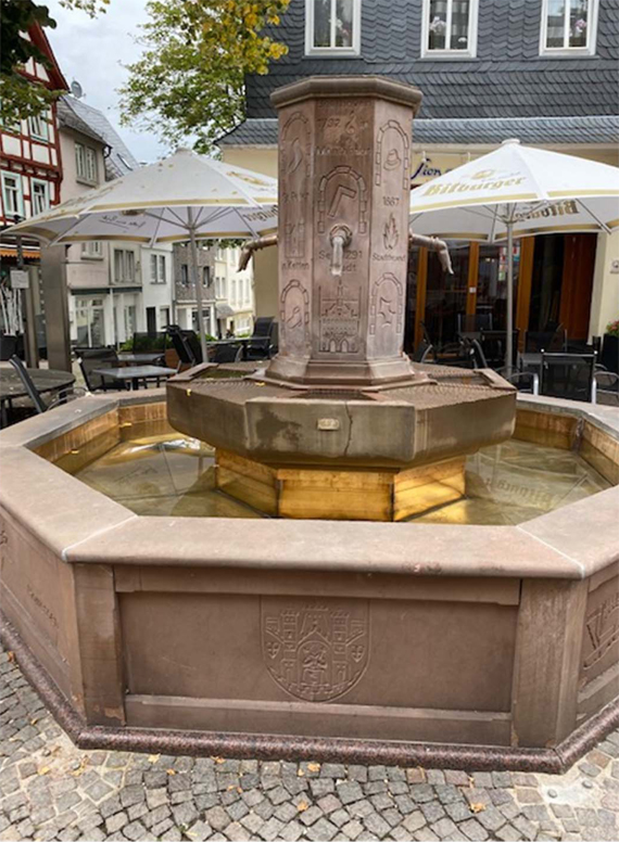 Marktbrunnen am Großen Markt i
