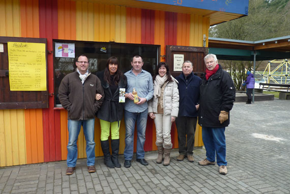 Mitglieder der Arbeitsgruppe Quendelberg freuen sich über den neuen Pächter und eine gute Zusammenarbeit mit vielen neuen Ideen für das kommende Jahr.