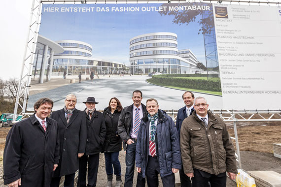 Landrat Achim Schwickert, Stadtbürgermeister Klaus Mies, Bürgermeister Edmund Schaaf, Lydia Berressem (Verbandsgemeindeverwaltung Montabaur), Michael Mille (S.K.E.T., Projektentwickler), Thomas Schrickel (Betreiber, Stable International), Kees Woltering (Betreiber Stable International), Rainer Dommermuth (S.K.E.T., Projektentwickler)