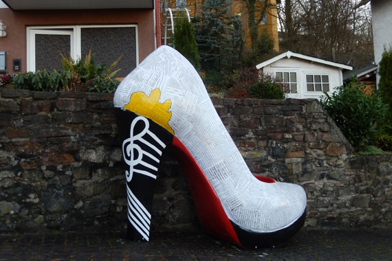 Mon-Stiletto zum Thema Musik