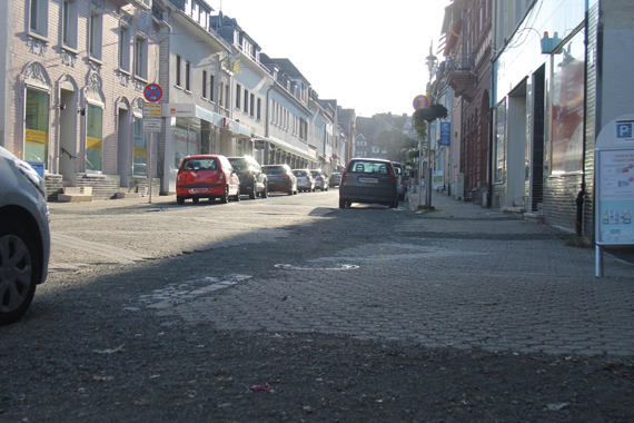 Die Bahnhofstraße in Montabaur wird im Abschnitt zwischen Wallstraße und Steinweg schön hergerichtet mit einheitlichem Pflaster, frischem Asphalt und modernen Pflanzkübeln. Die Bauarbeiten beginnen am 8. Oktober.   