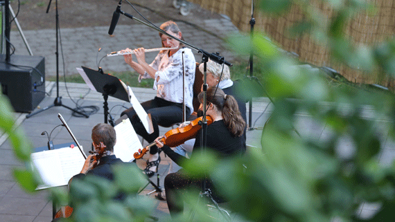 Das erste kostenlose Konzert des Bürgervereins Montabaur auf der neuen Veranstaltungsbühne im Gebück war ein voller Erfolg. Das erste kostenlose Konzert des Bürgervereins Montabaur auf der neuen Veranstaltungsbühne im Gebück war ein voller Erfolg.