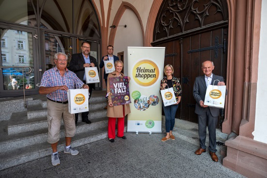  v.l.n.r. Rolf Kirchhöfer, Reformwaren Kirchhöfer, Richard Hover, Regionalgeschäftsführer IHK, Jozo Kovacevic, Restaurant Classic, Gabi Wieland, Stadtbürgermeisterin, Annika Nink-Fasel, Ninks`s Backstube, Josef Schüller, City Manager (Foto: Nitz Fotografie)
