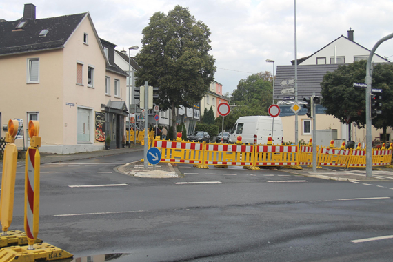 Am 7. September beginnen die Kanalarbeiten im unteren Teil der Freiherr-vom-Stein-Straße (ab Wallstraße). Fußgänger sowie Anwohner mit Fahrzeugen können die Baustelle dann nicht länger passieren.