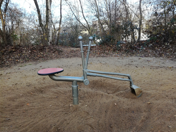 ... und der Sandbagger, kurz nach Fertigstellung auf dem Quendelberg.