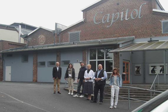 Das Kino Capitol in Montabaur öffnet Ende September wieder. Zum Besichtigungstermin trafen sich (v.l.) City-Manager Josef Schüller, Monika Decker vom Stadtmarketing, Kinobetreiber Mustafa El Masoudi, Stadtbürgermeisterin Gabi Wieland, Oliver Krämer vom Kultur-Team der Stadt sowie Karin Maas von der Tourist-Information. 