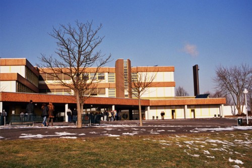 Gebäude der Schule