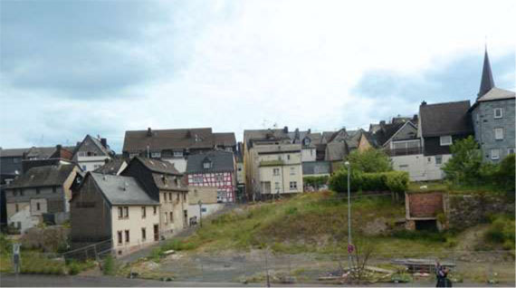 Das Bild zeigt eine Außenansicht der Häuser in der Hospitalstraße